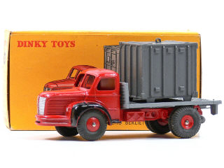 Lot 1180 - DINKY TOYS FRANCE (1)