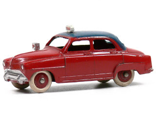 Lot 947 - DINKY TOYS FRANCE (1)