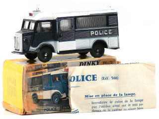 Lot 1221 - DINKY TOYS FRANCE (1)