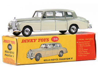 Lot 1407 - DINKY TOYS GB (1)