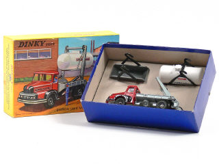 Lot 1245 - DINKY TOYS FRANCE (1)
