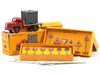 Lot 1358 - DINKY TOYS FRANCE (3)