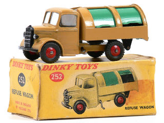 Lot 1432 - DINKY TOYS GB (1)