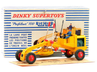 Lot 1206 - DINKY TOYS FRANCE (1)