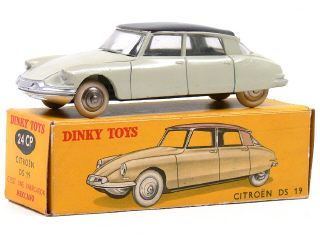 Lot 871 - DINKY TOYS FRANCE (1)