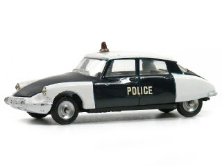 Lot 1032 - DINKY TOYS FRANCE (1)