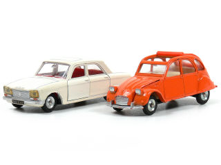 Lot 1323 - DINKY TOYS (FRANCE) (2)