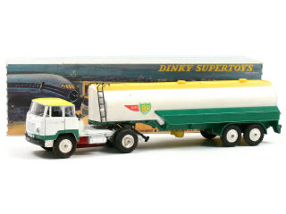 Lot 1239 - DINKY TOYS FRANCE (1)