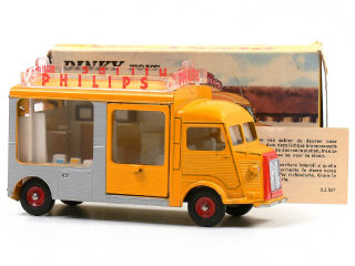 Lot 1220 - DINKY TOYS FRANCE (1)