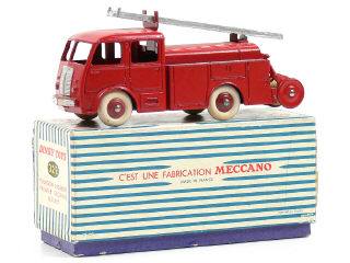 Lot 1170 - DINKY TOYS FRANCE (1)