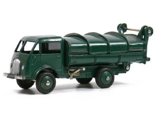 Lot 1115 - DINKY TOYS FRANCE (1)