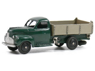 Lot 1126 - DINKY TOYS FRANCE (1)