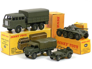 Lot 1372 - DINKY TOYS FRANCE (4)