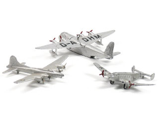 Lot 1512 - DINKY TOYS & VICTORY TOYS (3)