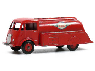 Lot 1112 - DINKY TOYS FRANCE (1)