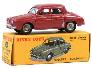 Lot 887 - DINKY TOYS FRANCE (1)
