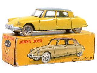 Lot 874 - DINKY TOYS FRANCE (1)
