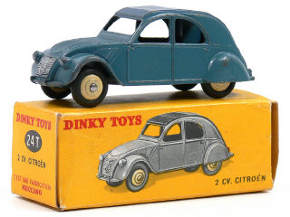 Lot 933 - DINKY TOYS FRANCE (1)