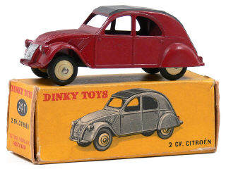 Lot 935 - DINKY TOYS FRANCE (1)