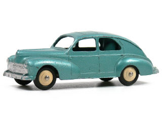 Lot 915 - DINKY TOYS FRANCE (1)