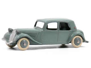 Lot 905 - DINKY TOYS FRANCE (1)