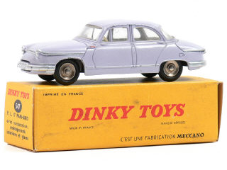 Lot 991 - DINKY TOYS FRANCE (1)