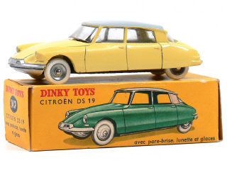 Lot 875 - DINKY TOYS FRANCE (1)