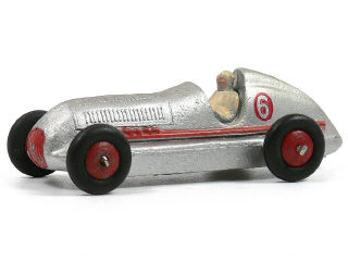 Lot 851 - DINKY TOYS FRANCE (1)