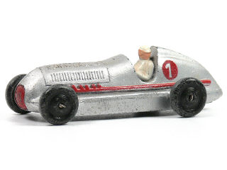 Lot 849 - DINKY TOYS FRANCE (1)