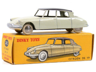 Lot 870 - DINKY TOYS FRANCE (1)