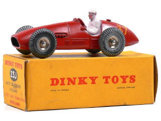 Lot 858 - DINKY TOYS FRANCE (1)