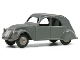 Lot 932 - DINKY TOYS FRANCE (1)