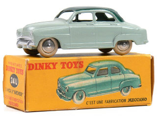 Lot 943 - DINKY TOYS FRANCE (1)