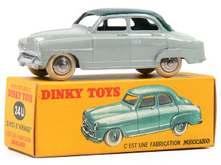 Lot 945 - DINKY TOYS FRANCE (1)
