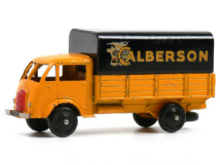 Lot 1102 - DINKY TOYS FRANCE (1)