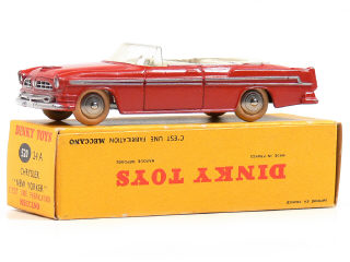 Lot 862 - DINKY TOYS (FRANCE) (1)