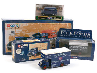 Lot 648 - CORGI TOYS (GB) (5)