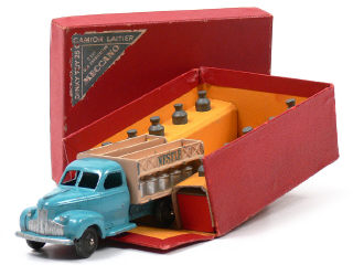 Lot 1127 - DINKY TOYS FRANCE (1)