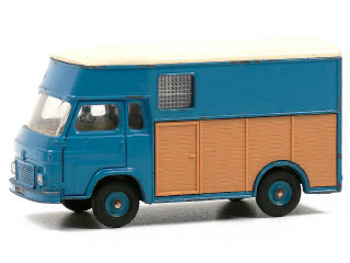 Lot 1235 - DINKY TOYS FRANCE (1)