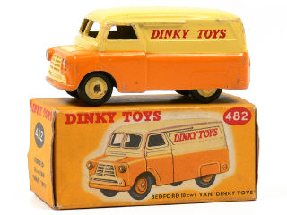 Lot 1428 - DINKY TOYS GB (1)