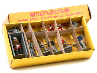 Lot 1474 - DINKY TOYS GB (1)