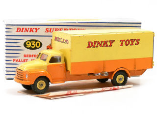 Lot 1440 - DINKY TOYS GB (1)