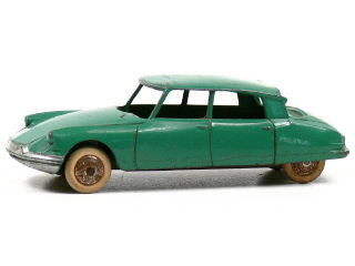 Lot 869 - DINKY TOYS FRANCE (1)