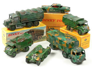 Lot 537 - DINKY TOYS FRANCE (6)