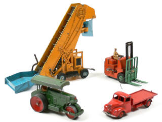 Lot 639 - DINKY TOYS GB (4)