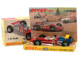 Lot 562 - DINKY TOYS GB (1)