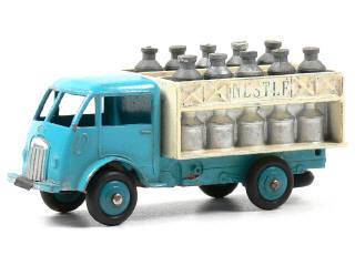 Lot 389 - DINKY TOYS FRANCE (1)