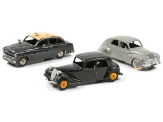 Lot 498 - DINKY TOYS FRANCE (3)