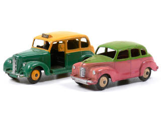 Lot 589 - DINKY TOYS (GB) (2)