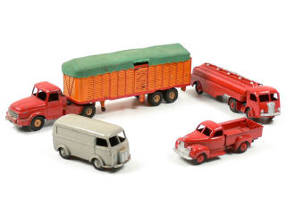 Lot 516 - DINKY TOYS FRANCE (4)